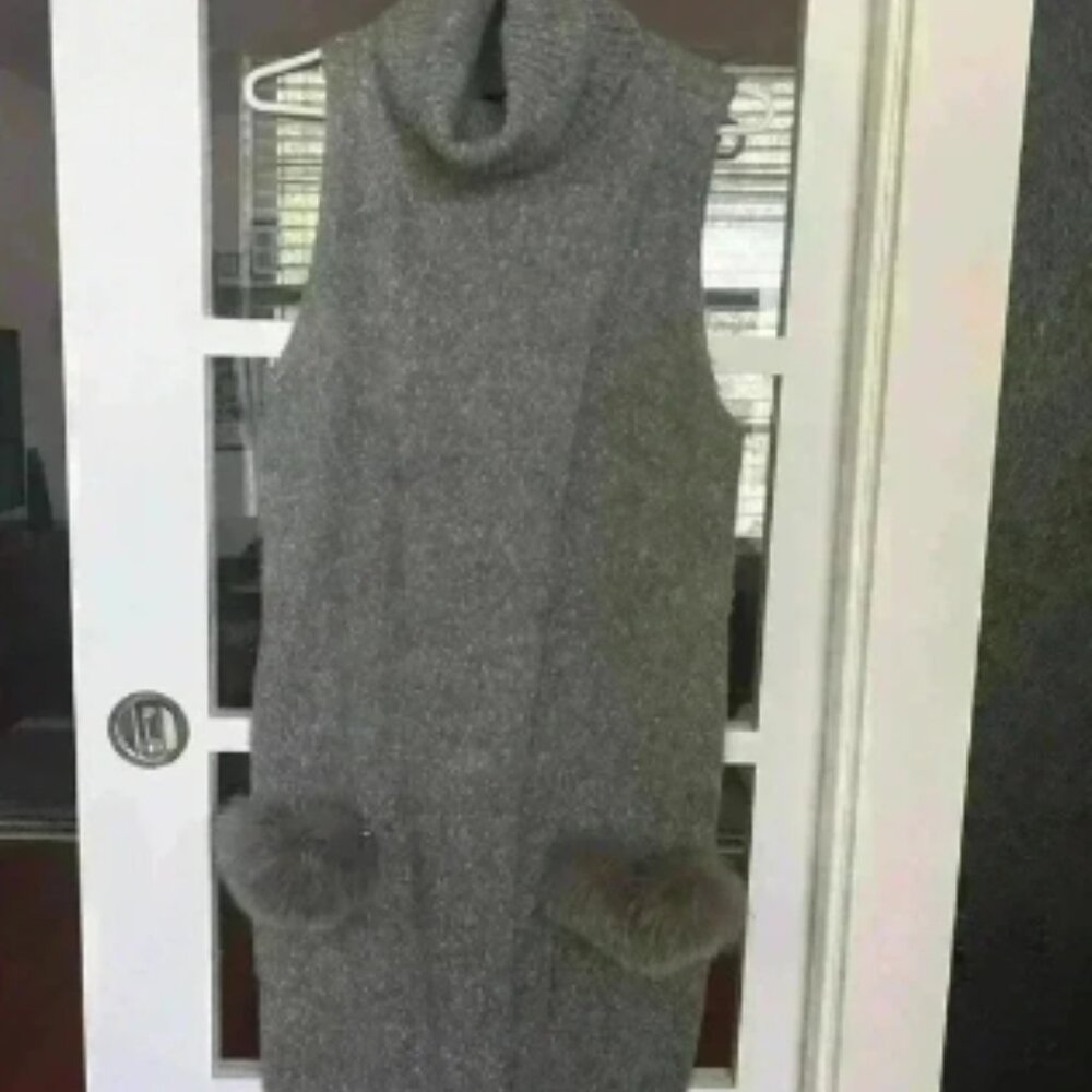 RUDSAK Turtleneck Pullover with Removeable Fur Trim XS/S
